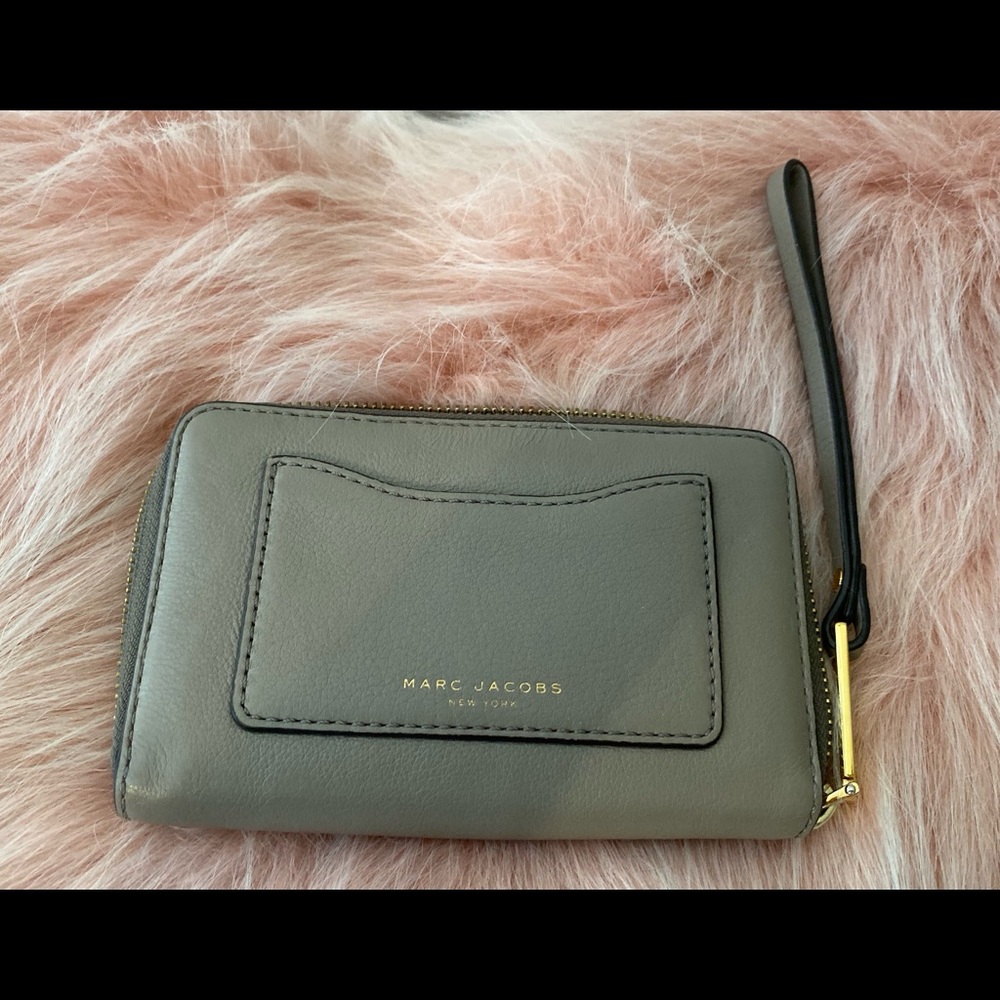MARC by MARC JACOBS wristlet wallet NWT Beige